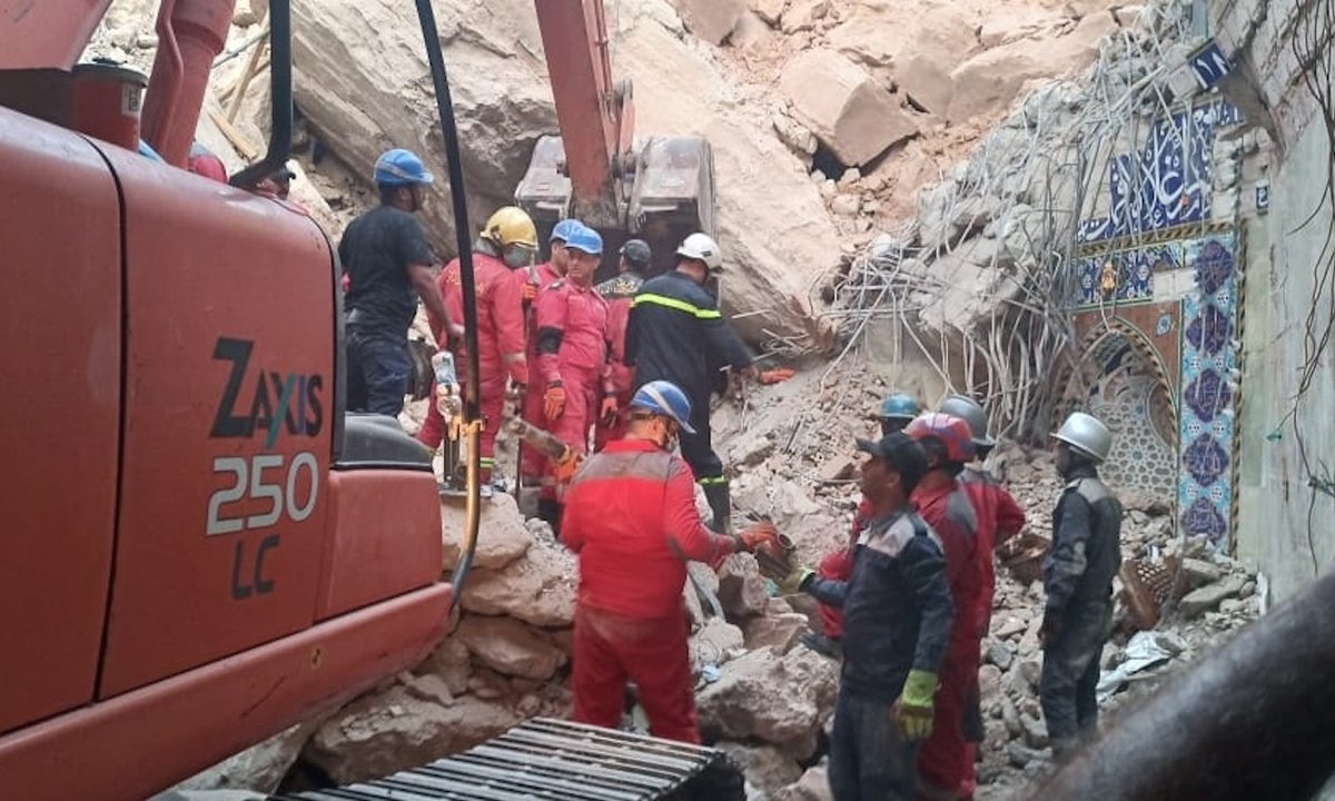 Seven useless after landslide strikes Iraqi Shiah shrine Seven useless after landslide strikes Iraqi Shiah shrine