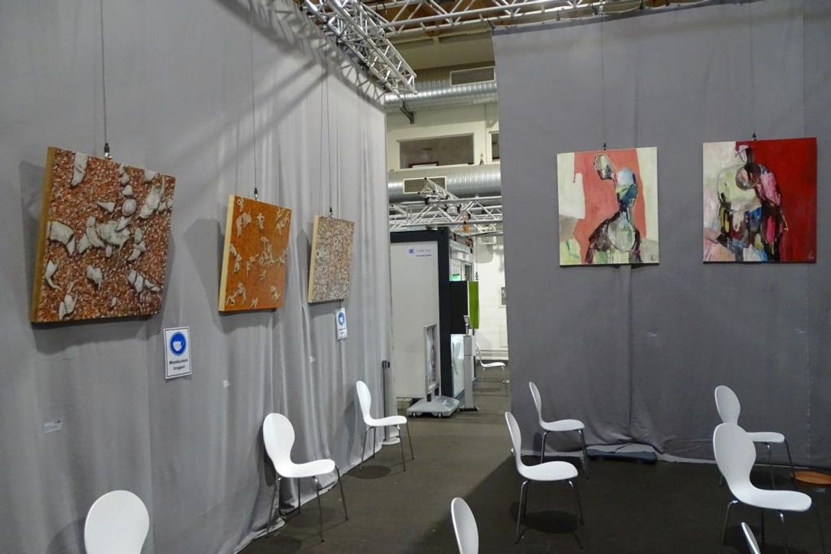 Art by local artists fills a vaccination centre in Straubing © Erich Gruber