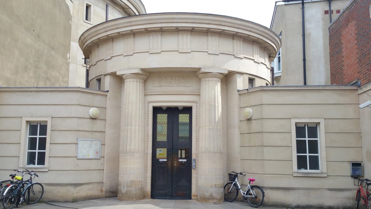 Entrance to the University of Oxford's Sackler Library, home to a large selection of history of art, classics and archaeology works belonging to the institution. Photo: Ralf van Bühren