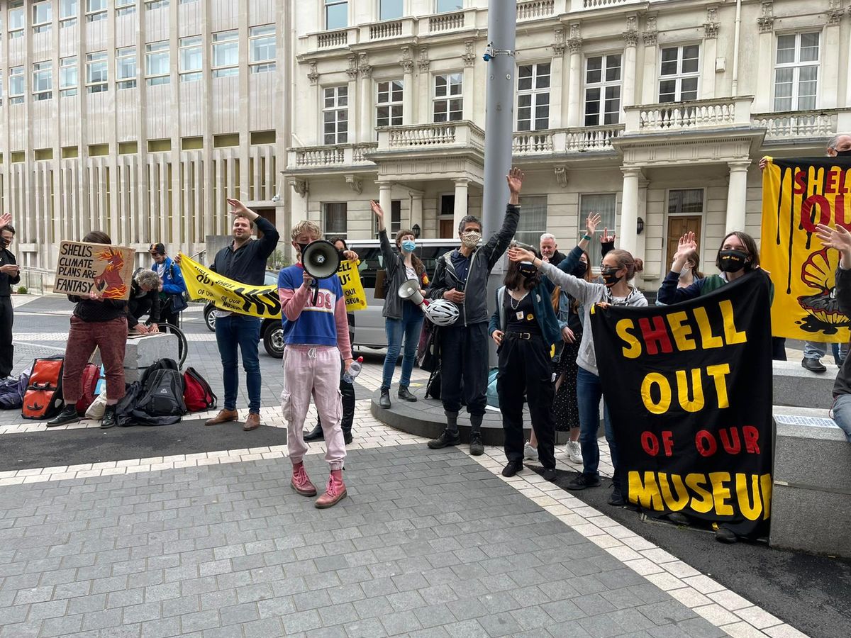 Protestors outside the Science Museum this weekend © Gareth Harris