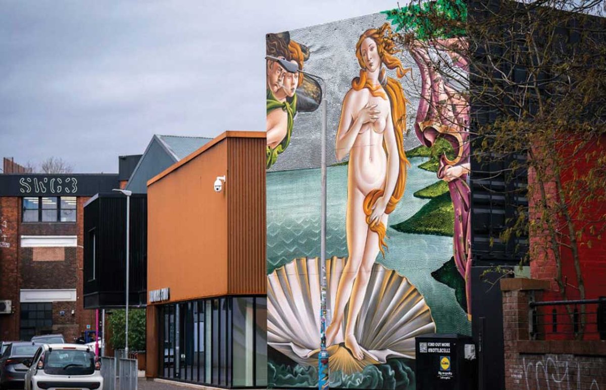 Botticelli’s The Birth of Venus has been recreated in Glasgow’s west end—though, given the chilly climate, it may turn out to be the death of Venus
Photo: Lidl