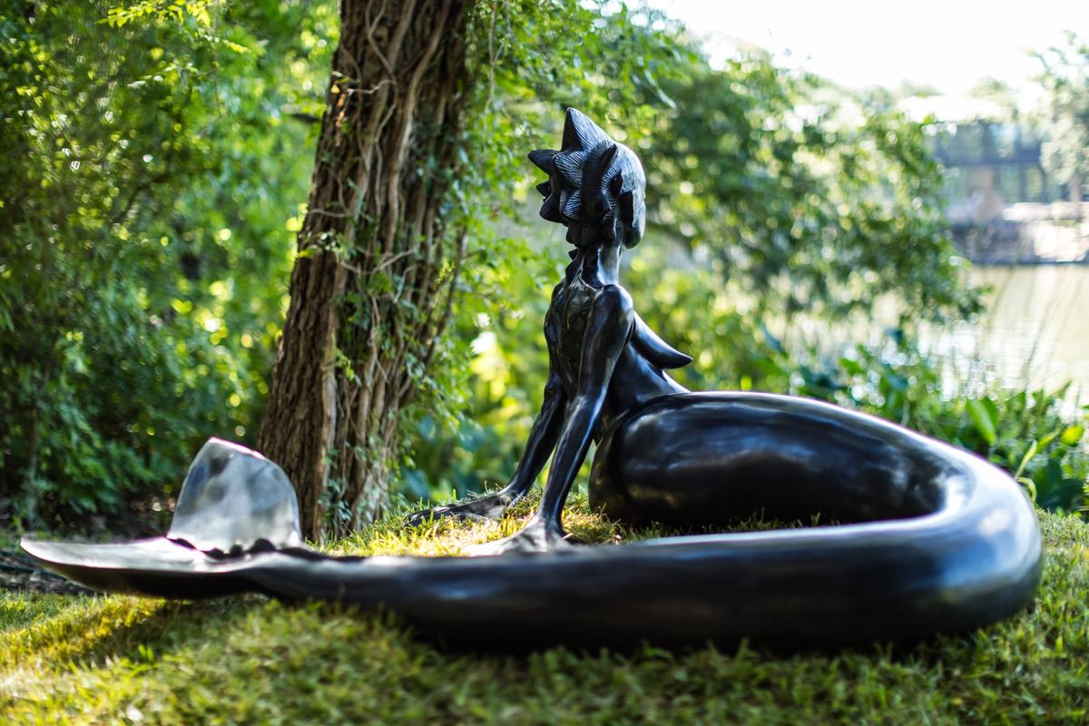 Wangechi Mutu, Water Woman (2017). © Wangechi Mutu. Courtesy the artist and Gladstone Gallery, New York and Brussels. Courtesy The Contemporary Austin. Photo: Brian Fitzsimmon.