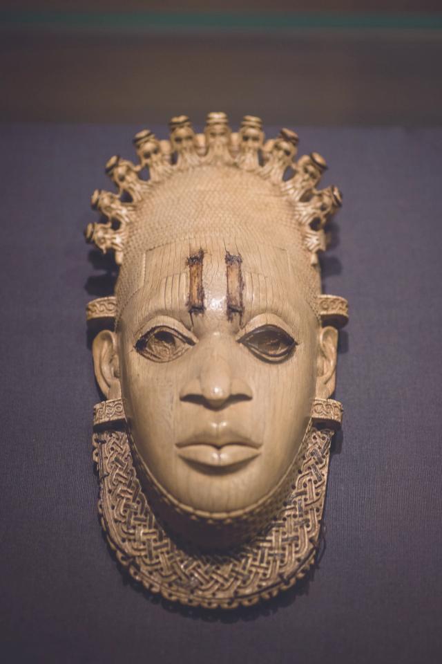 Qatari Traditional Mask Qatari sheikh’s rare ivory mask, stolen from Benin City by the British ...