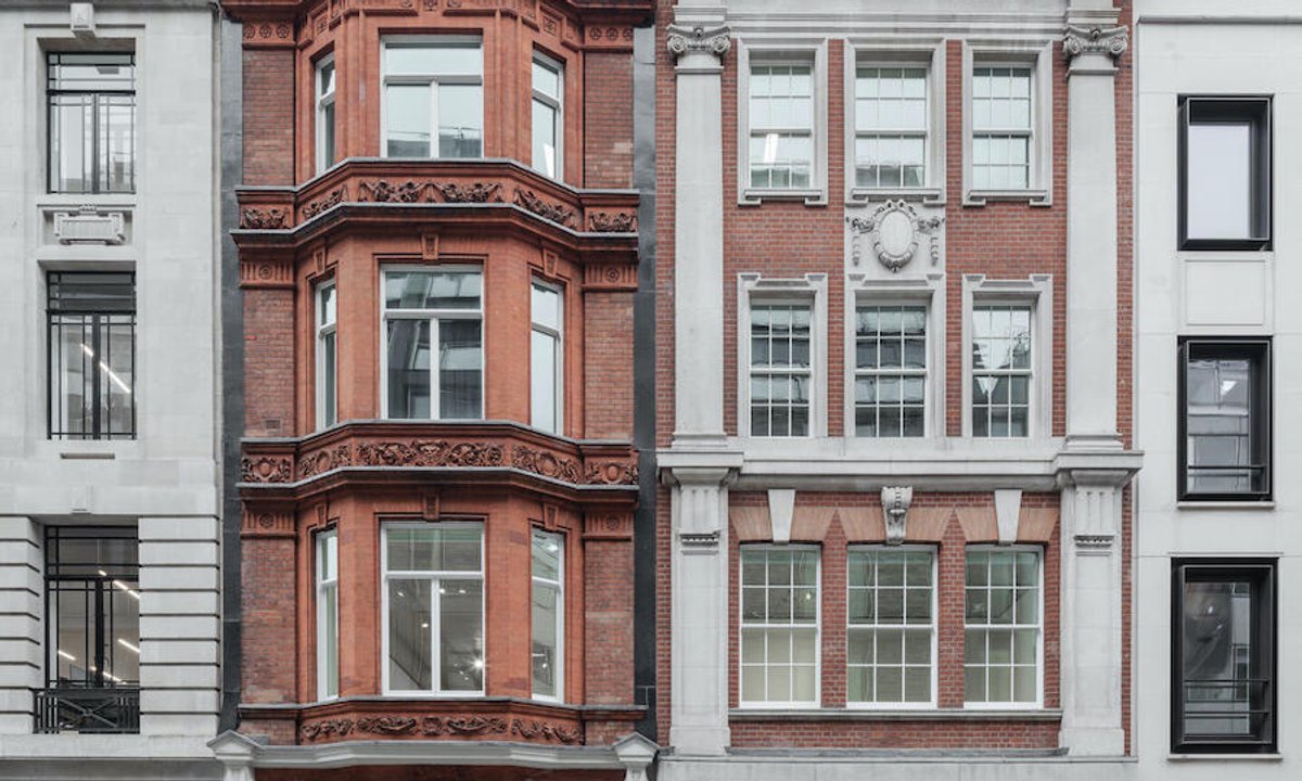 Permabases vs flexispaces: which is better for commercial galleries?