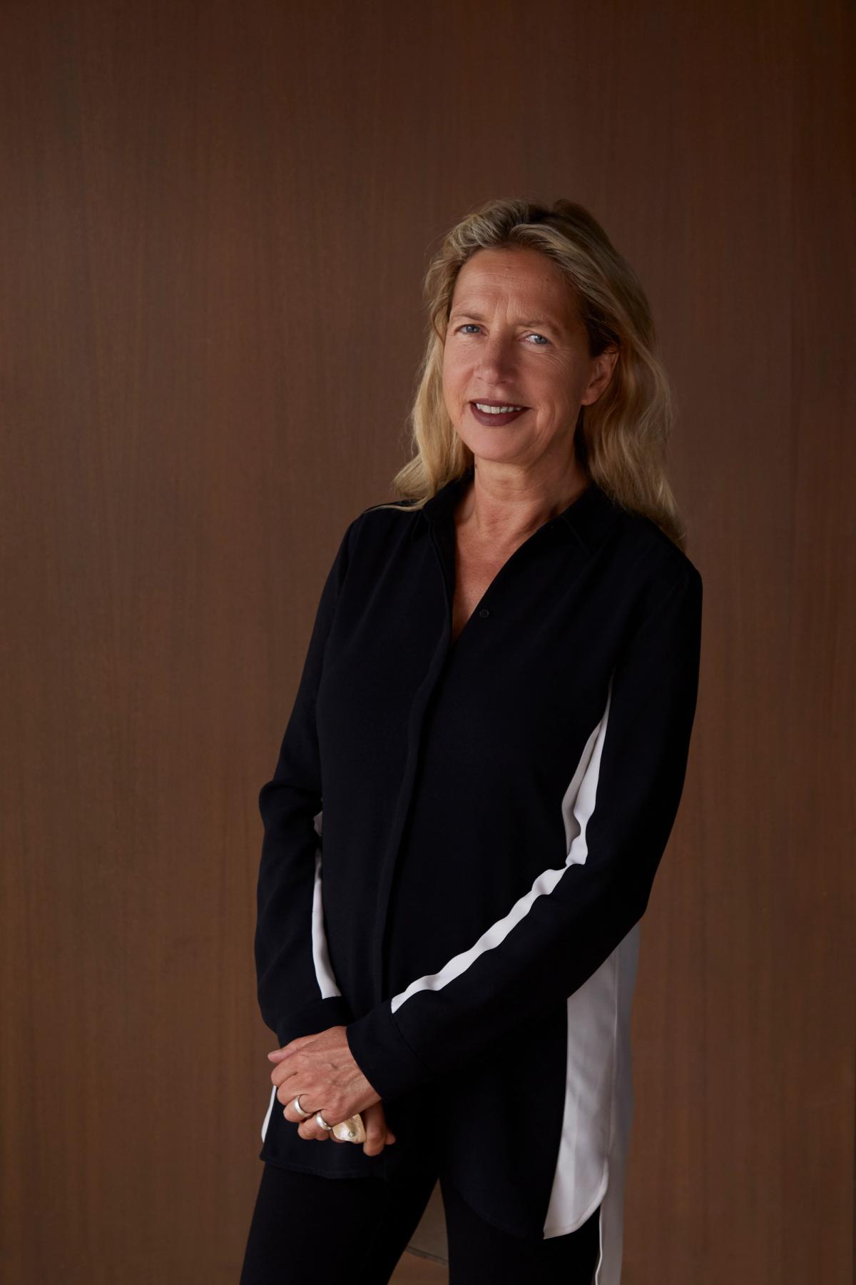 Portrait of Iwona Blazwick
Photo: Christa Holka