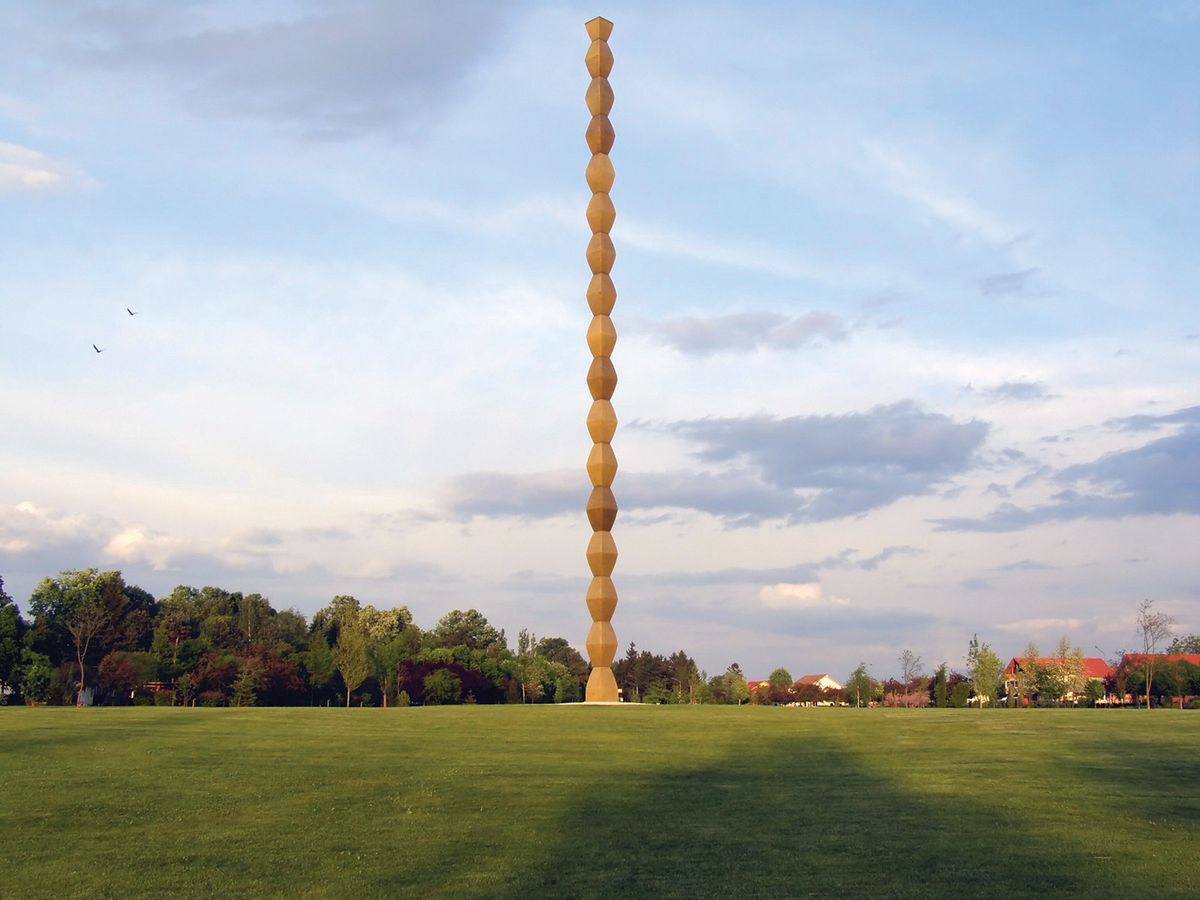 Endless Column (1938) is one of three of Brancusi’s sculptures in Targu Jiu. In 2002, the Romanian city was sued for reproducing images of the sculptures Photo: Mike Master. © Succession Brâncuși—All rights reserved. ADAGP, Paris and DACS, London 2021