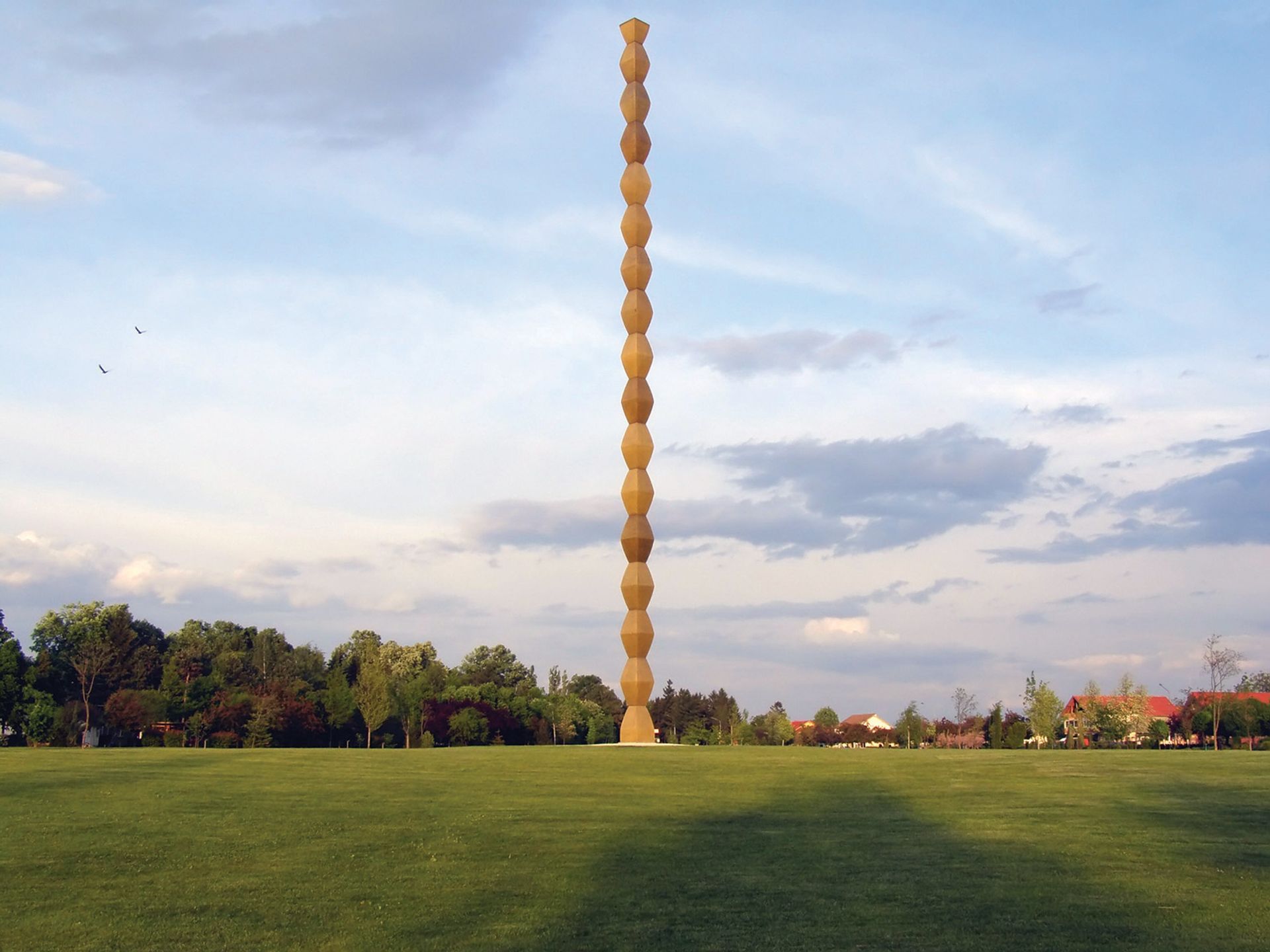 Endless Column (1938) is one of three of Brancusi’s sculptures in Targu Jiu. In 2002, the Romanian city was sued for reproducing images of the sculptures Photo: Mike Master. © Succession Brâncuși—All rights reserved. ADAGP, Paris and DACS, London 2021