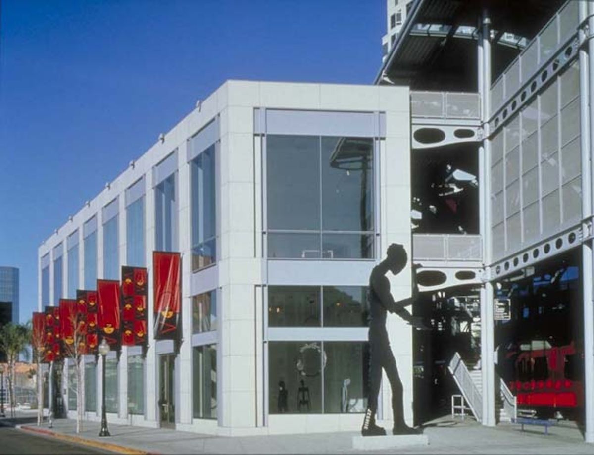 Undated image of MCASD Downtown's old 1001 Kettner Boulevard building with Jonathan Borofsky’s Hammering Man at 3,110,527 (1988). The sculpture now stands at the Museum of Contemporary Art San Diego’s site in La Jolla Photo: Courtesy the Museum of Contemporary Art San Diego