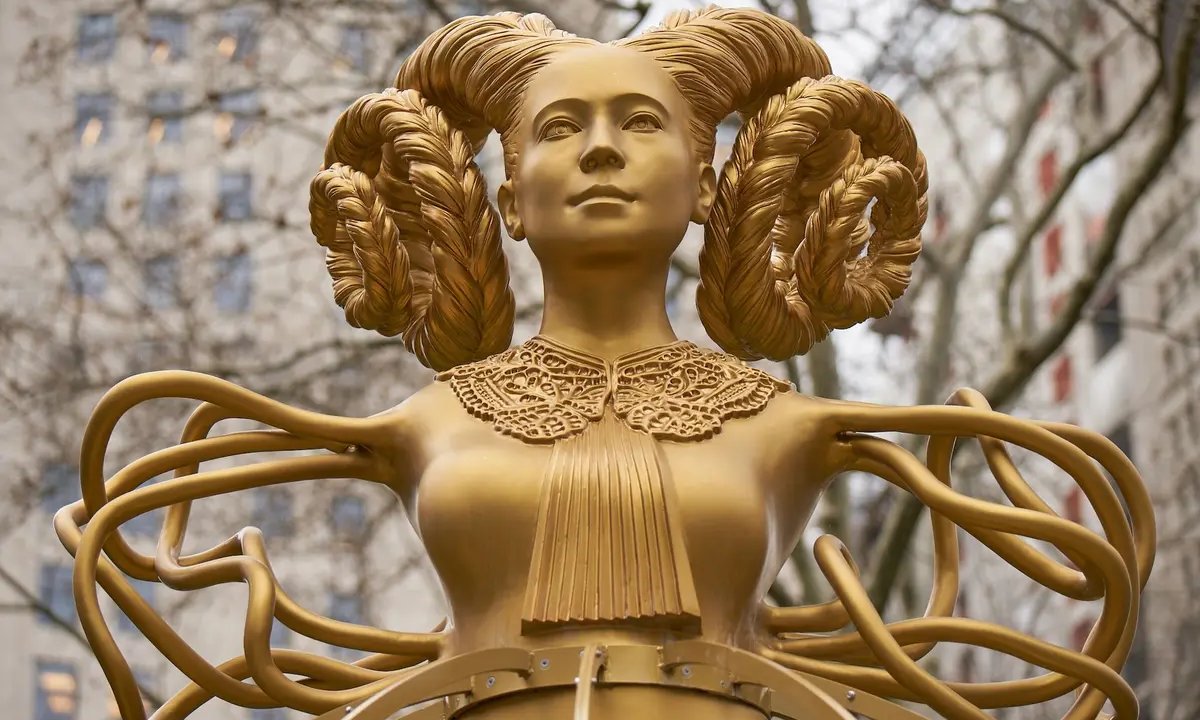 Shahzia Sikander statue promoting women’s justice at University of Houston beheaded Shahzia Sikander statue promoting women’s justice at University of Houston beheaded
