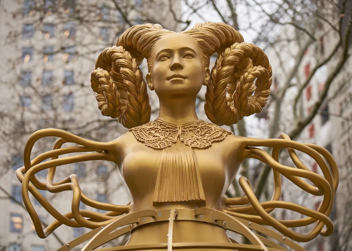 Shahzia Sikander's Witness (2023) in Madison Square Park for Havah…to breathe, air, life (2023)
Photo: Yasunori Matsui, courtesy the artist and Madison Square Park Conservancy