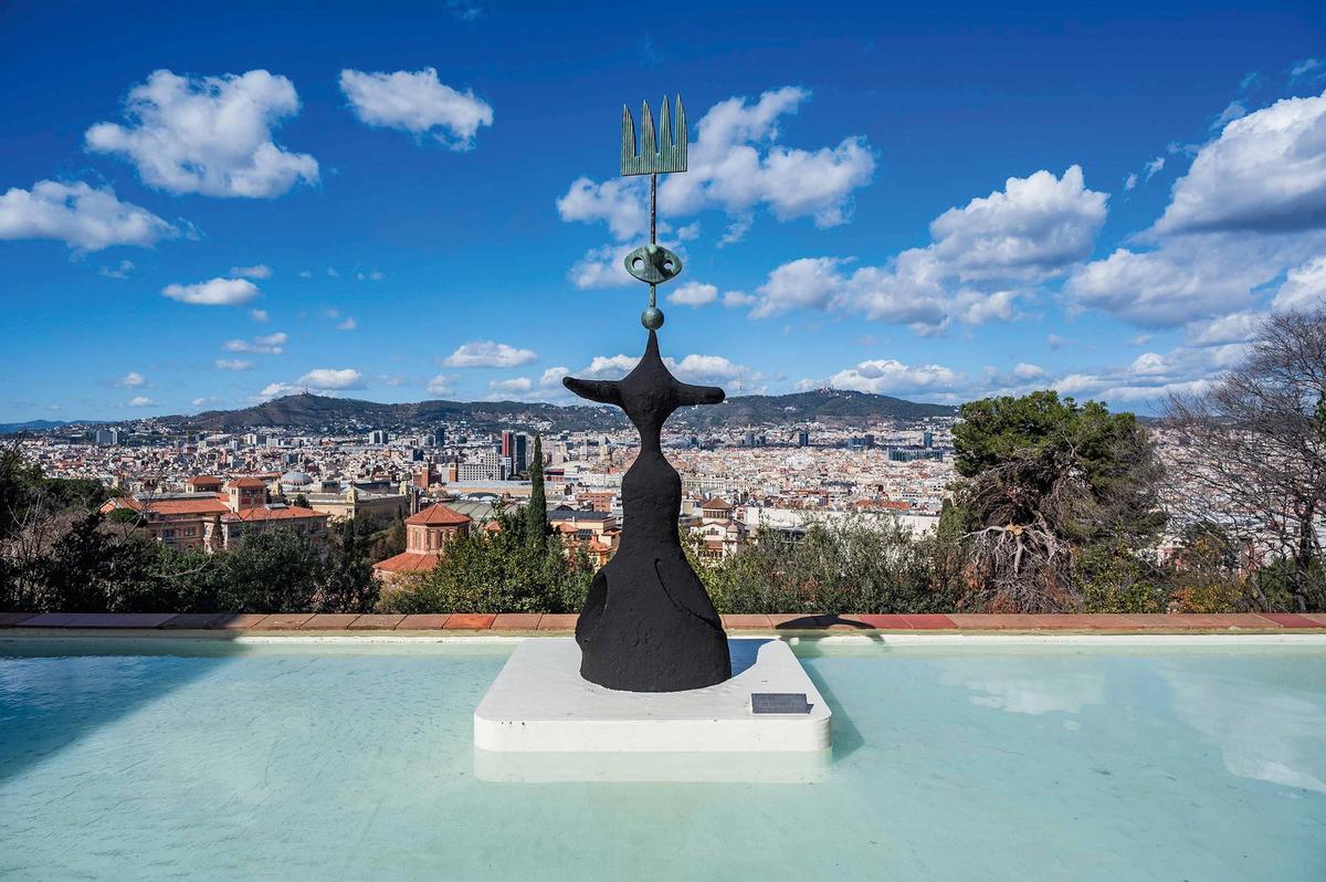 Joan Miró’s Luna, sol y una estrella (1968); the artist’s links to Barcelona are being promoted © Successió Miró/ADAGP, Paris and DACS London 2025