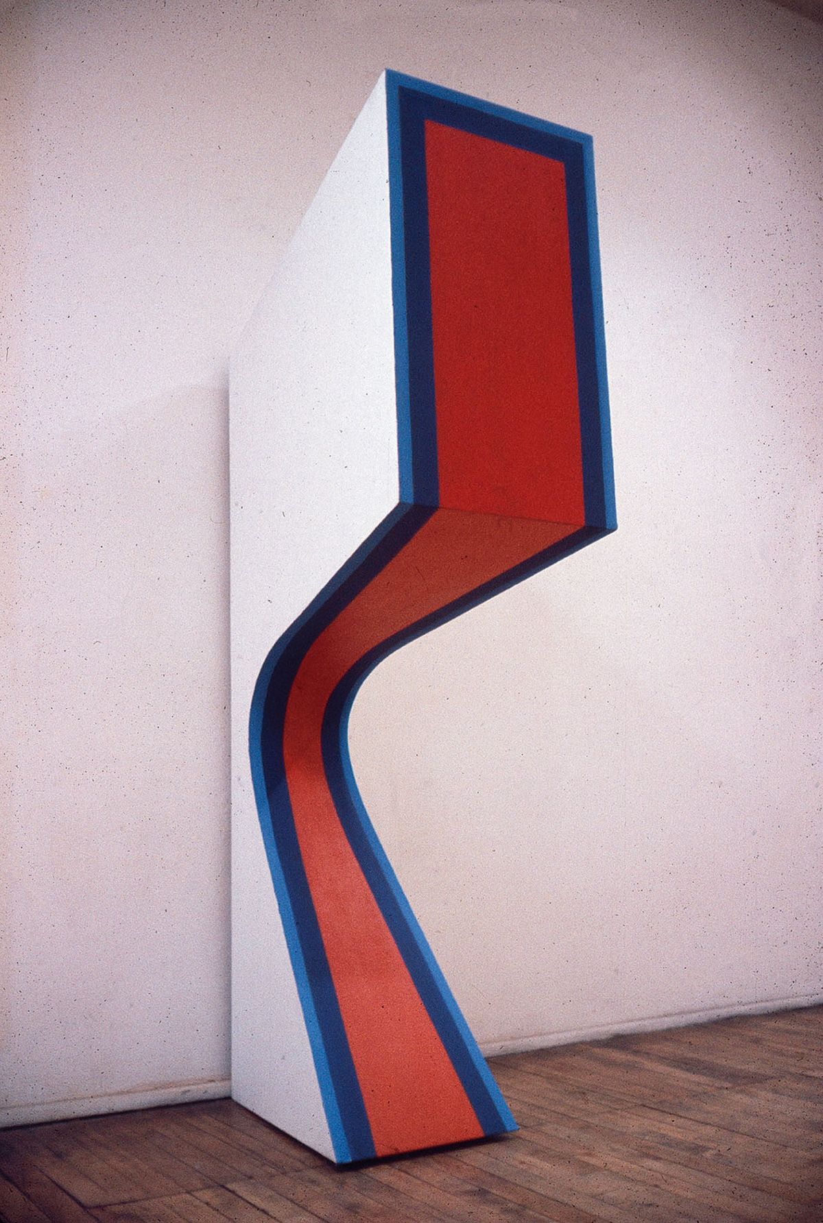 Red Carpet (1965) was one of the three-dimensional “shaped canvases” from Richard Smith’s Sphinxes series Courtesy of Richard Smith Foundation