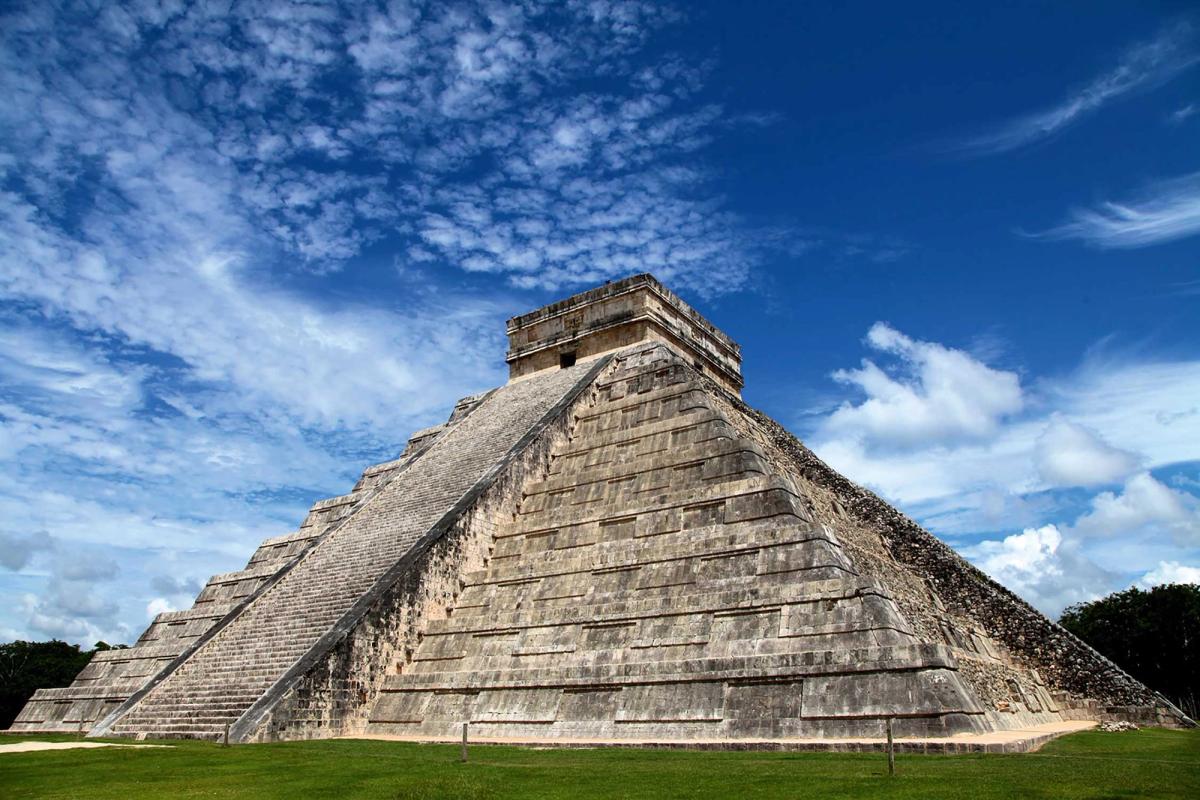 El Castillo, a pyramid devoted to the serpent deity K’uk’ulkan, is the star attraction at Chichén Itzá, Mexico’s most visited archaeological site. As the Maya Train project promoted by President Andrés Manuel López Obrador nears completion of its first branch, recently discovered artefacts are being restored and displayed, and a museum project is taking shape

Photo: Mario La Pergola/Unsplash