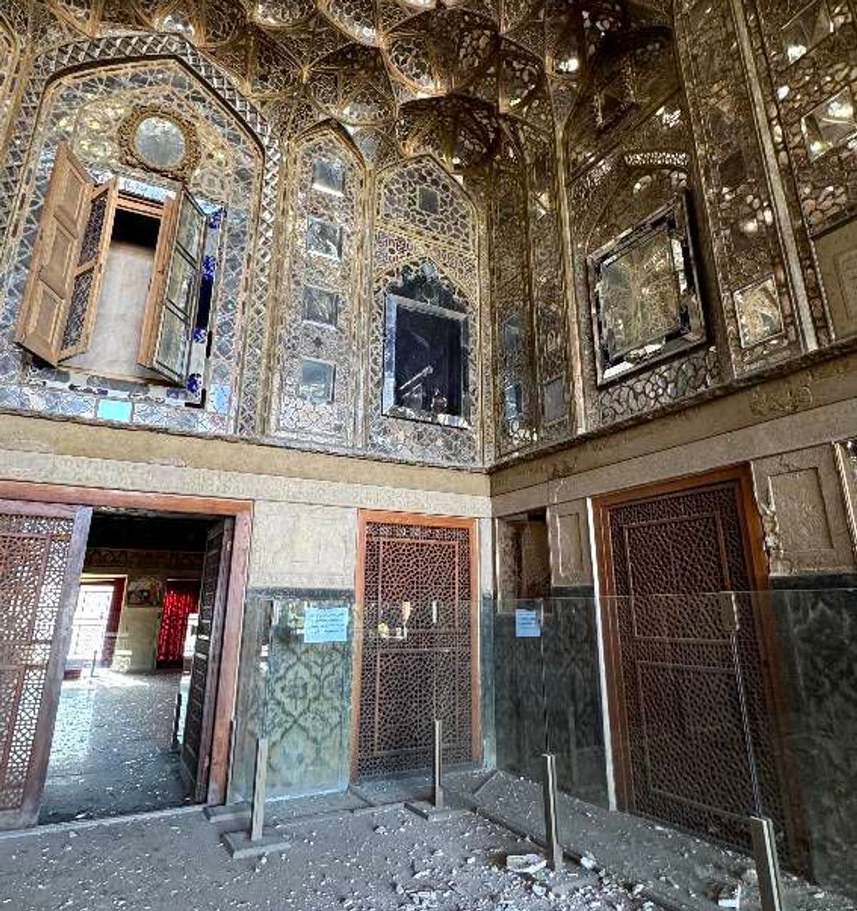 An image showing damage to the Chehel Sotoun palace in Isfahan, Iran