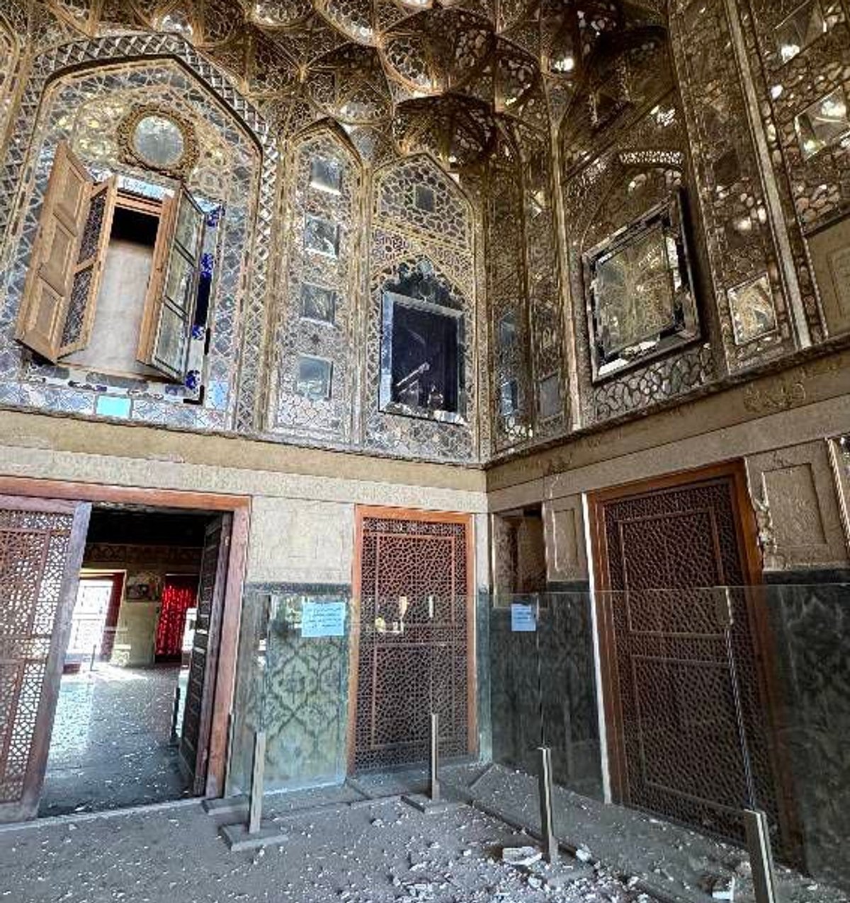 An image showing damage to the Chehel Sotoun palace in Isfahan, Iran