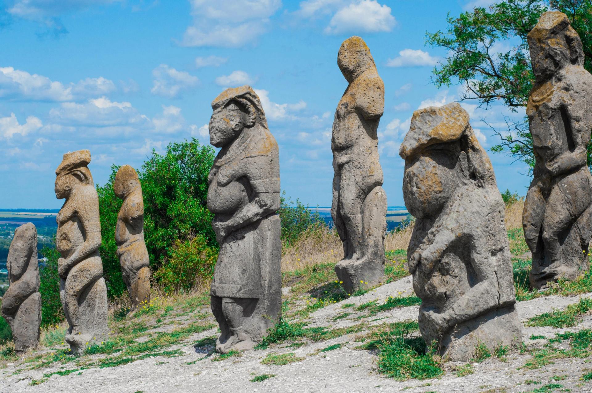 The stone babas on Mount Kremenets in Izyum, Ukraine Photo: Iryna/Adobe Stock