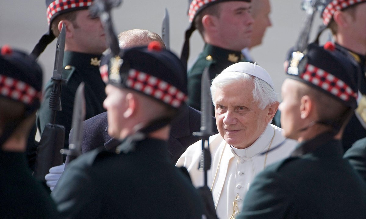 Pope Benedict XVI, for eight years proprietor in belief of the Vatican’s library and artwork assortment, has died aged 95 Pope Benedict XVI, for eight years proprietor in belief of the Vatican’s library and artwork assortment, has died aged 95