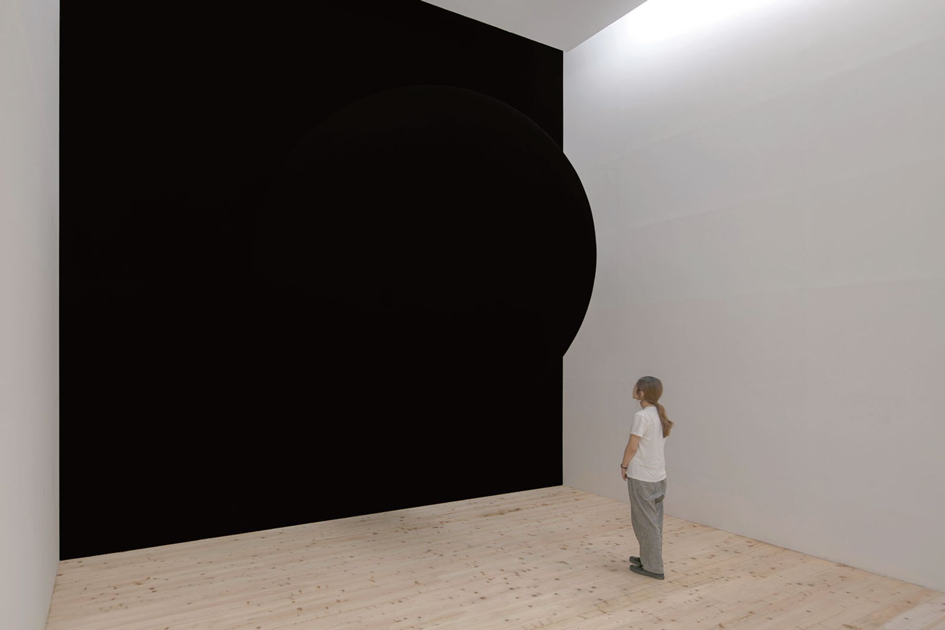 Kapoor’s Void Pavilion V (2018), made with Vantablack. He gained exclusive rights to use the pigment in works of art Photo: Nobutada Omote; © Anish Kapoor