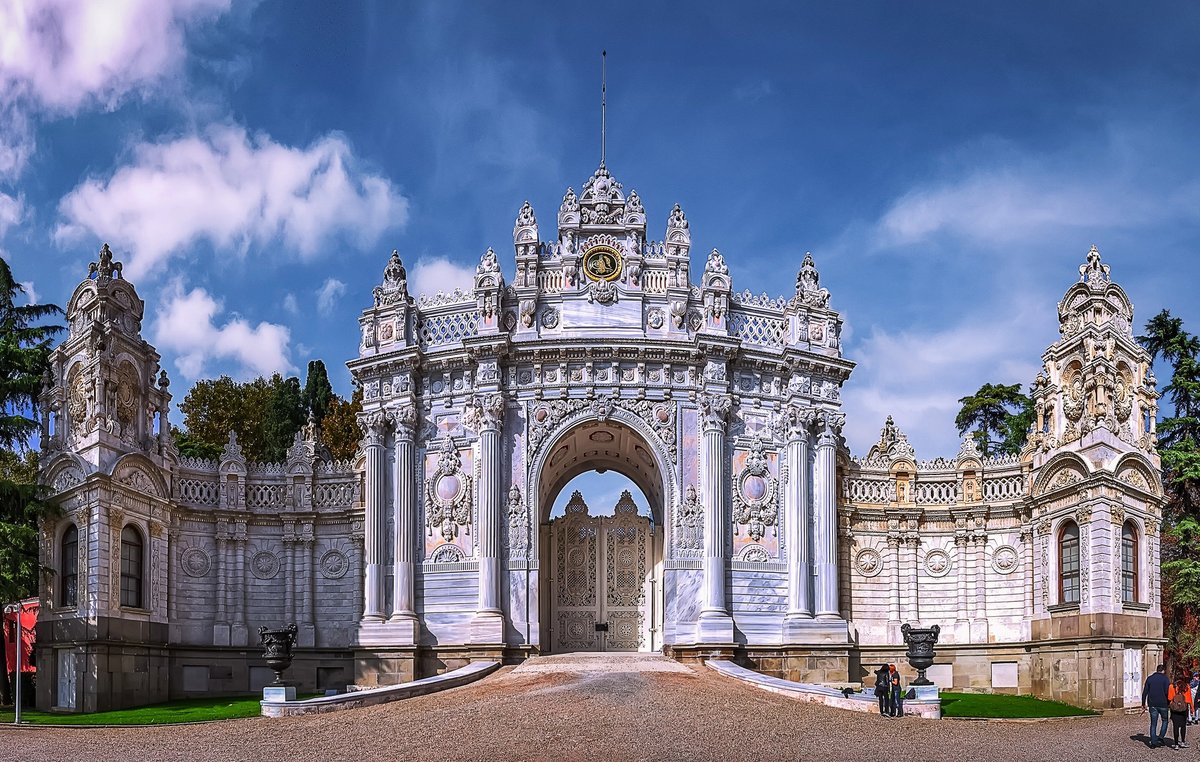A worker in the ticket office at Dolmabahce Palace is believed to have died of coronavirus earlier this month