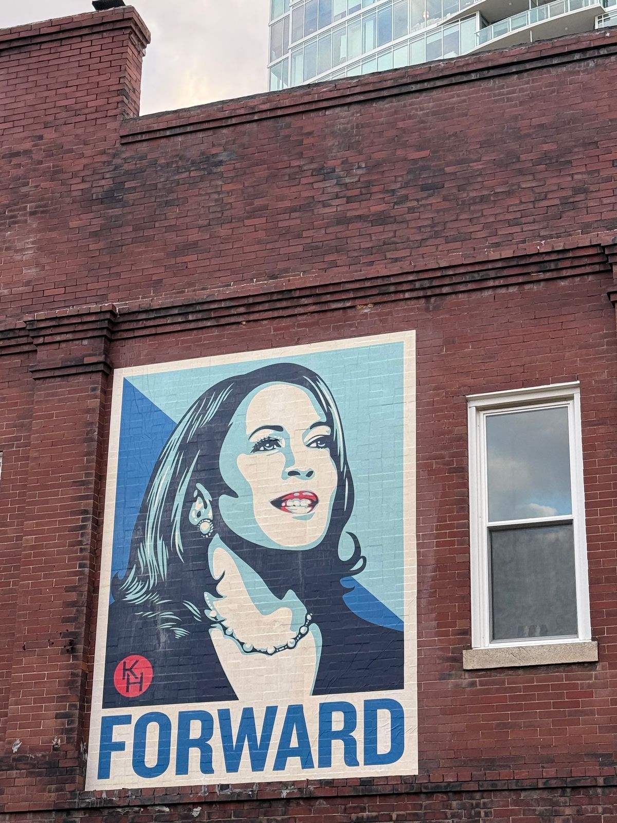 Shepard Fairey's mural, Forward (2024), at Ella West Gallery in Durham, North Carolina Photo: Wyatt Closs