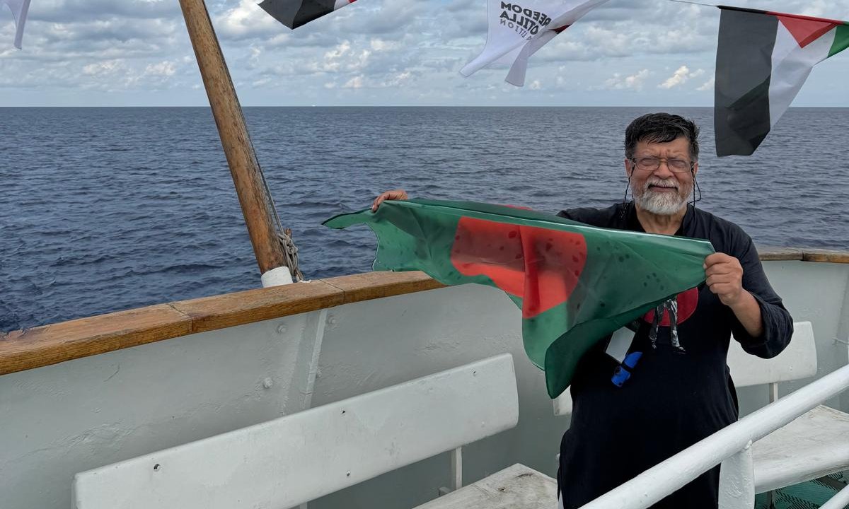 Photographer among scores of activists detained by Israeli forces on Gaza aid flotilla