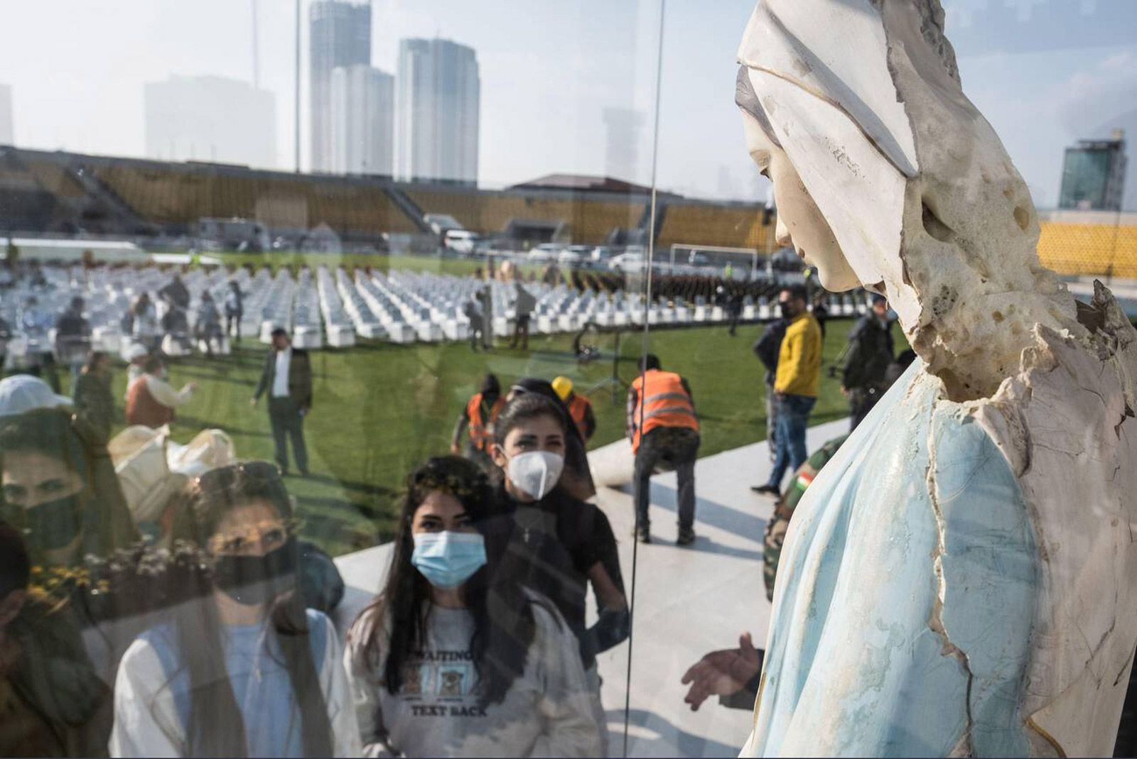 A statue of Virgin Mary that had been desecrated by Isis was blessed by the Pope © DPA picture alliance/Alamy Stock Photo