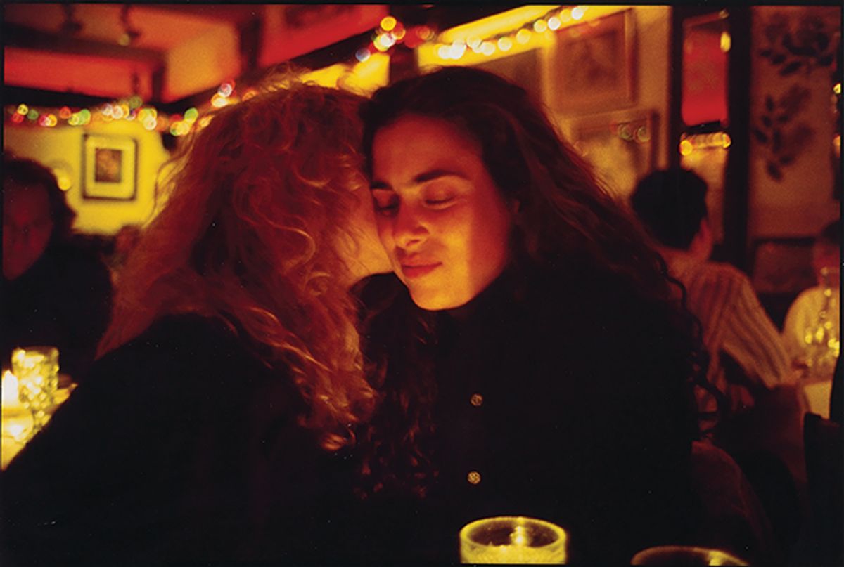 Nan Goldin’s Lynette & Donna at Marion’s Restaurant, NYC (1991) is in the sale Courtesy of Swann Auction Galleries
