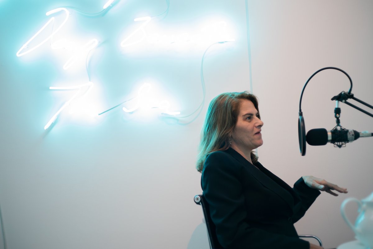 Tracey Emin talking to The Art Newspaper © David Clack