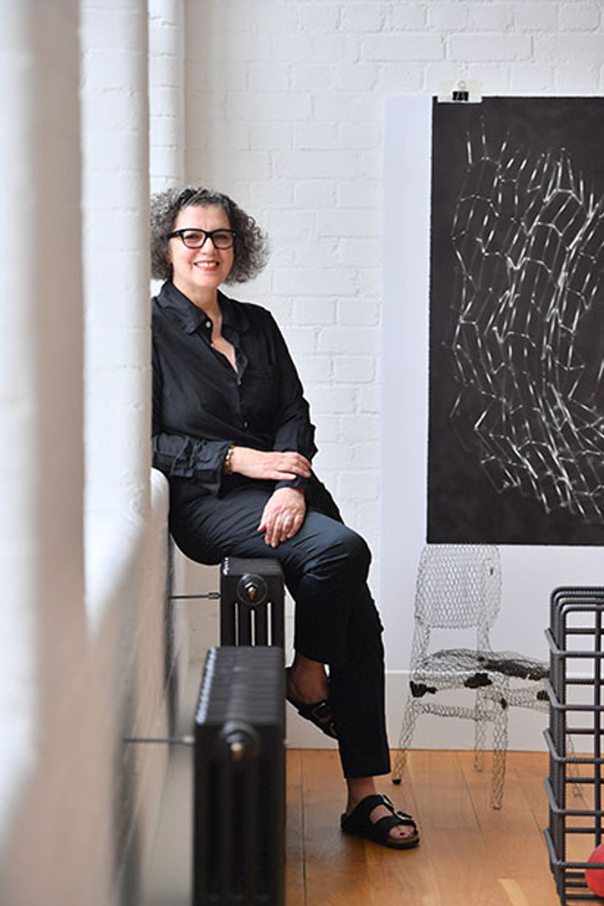 Mona Hatoum in her London studio in 2019 © Japan Art Association / The Sankei Shimbun