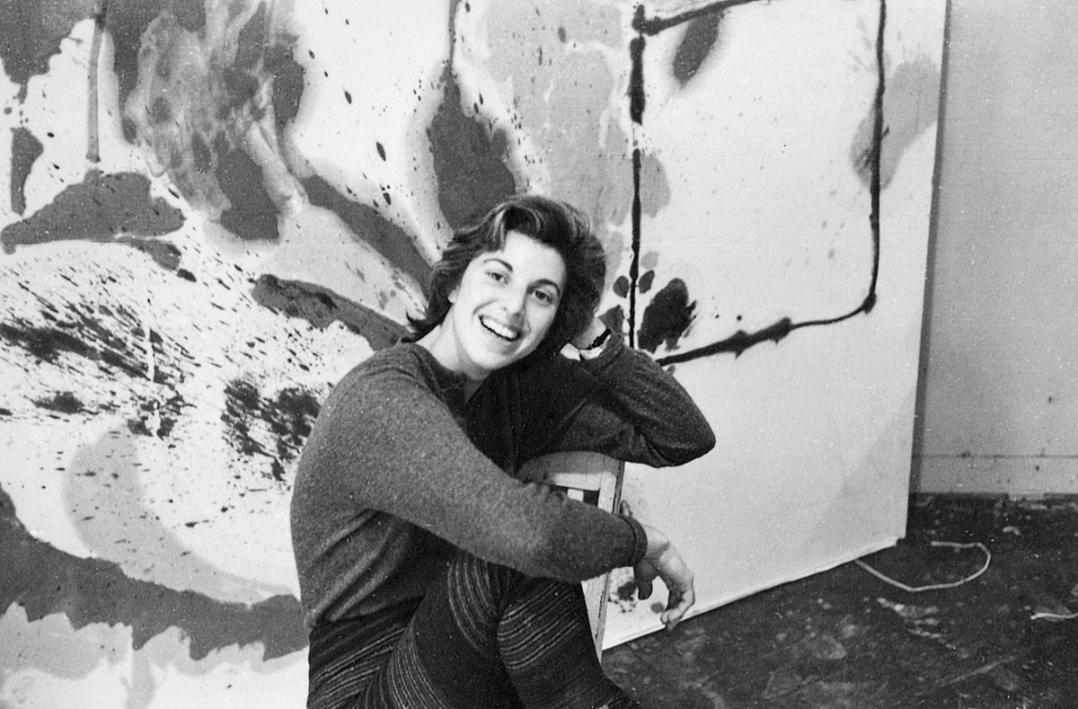 Helen Frankenthaler in her New York studio with her work Alassio (1960) in progress New York Courtesy Helen Frankenthaler FoundationArchives, New York.Photo: Walter Silver © New York Public Library / Art Resource,NY. Artwork © 2024 Helen Frankenthaler Foundation, Inc. / ARS,NY