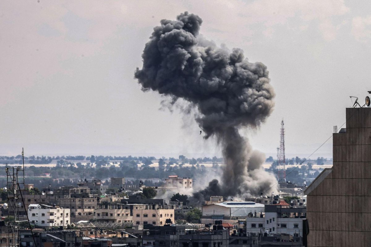 Smoke rises following an Israeli air strike in the city of Khan Yunis in Gaza on 18 October 2023 Abed Rahim Khatib/dpa/Alamy Live News