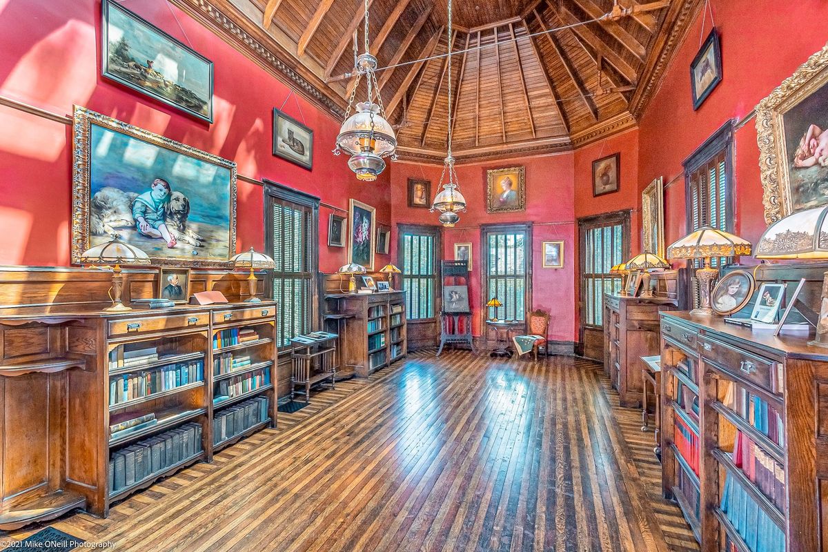 Interior of Adelia Armstrong Lutz’s Studio at Westwood in Knoxville, Tennessee Photo by Mike O’Neill Photographers, Courtesy Historic Westwood/Knox Heritage