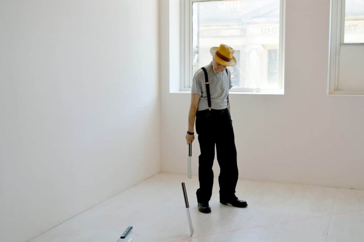 Barry Le Va installing Four (Cleaved Floor) at MoMA PS1 in New York in 2016 © Barry Le Va. Photo: C. J. Nolan, David Nolan Gallery, New York