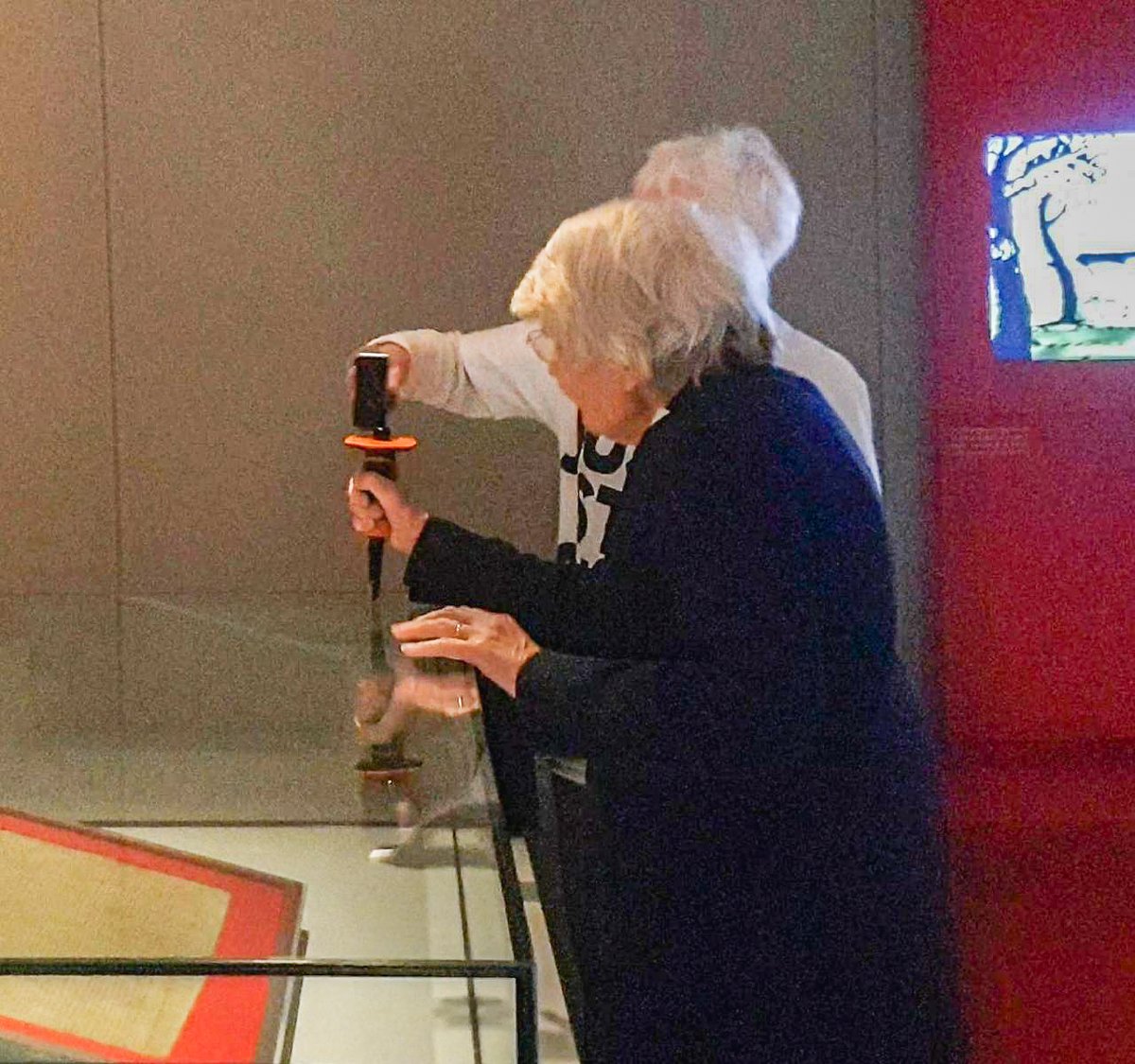 The demonstrators used a hammer and chisel in an attempt to break the glass
Photo: Just Stop Oil