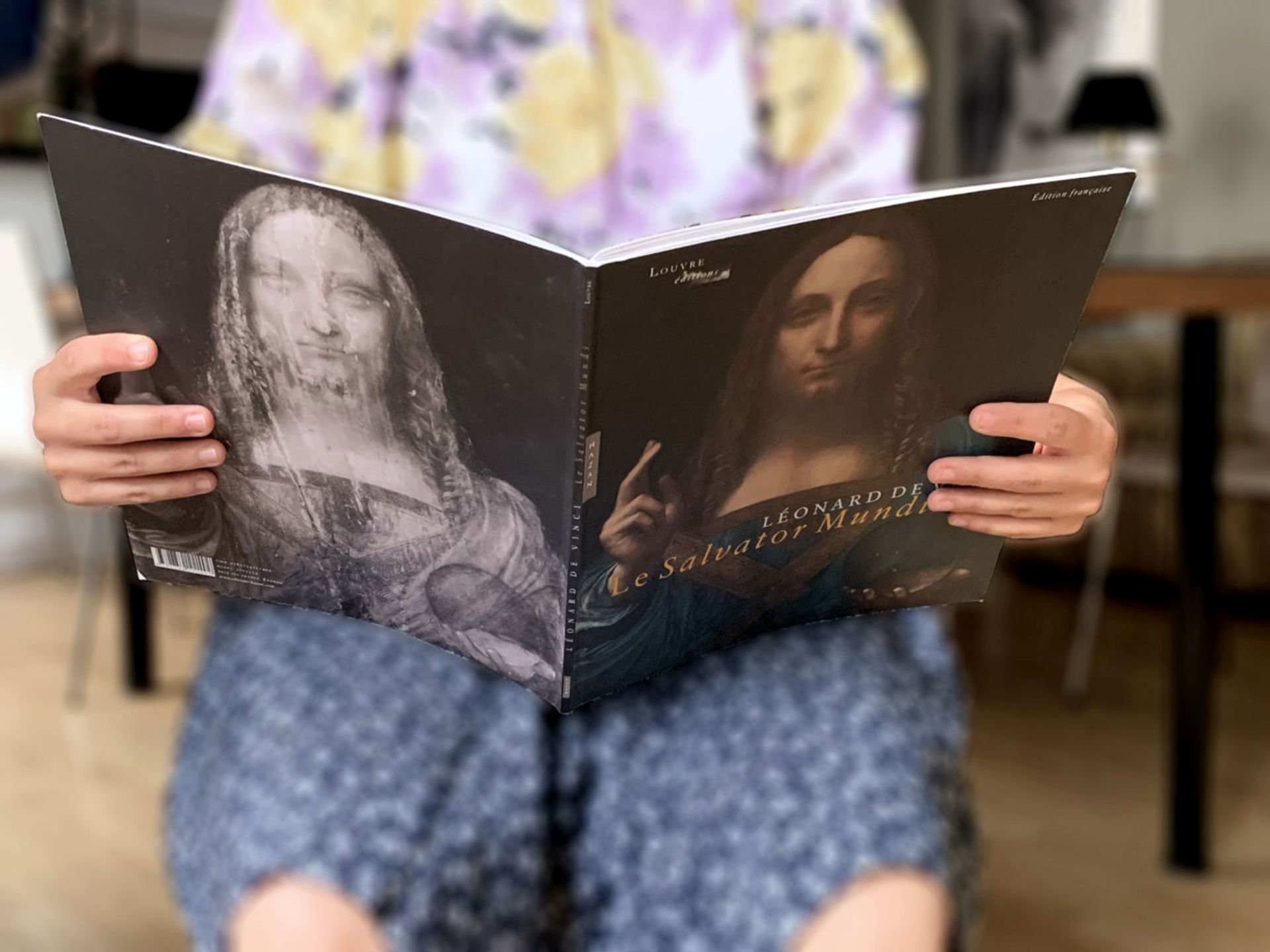 A copy of Léonard de Vinci. Le Salvator Mundi, which was briefly on sale at the Louvre bookshop in December 2019 before being withdrawn © The Art Newspaper, all rights reserved
