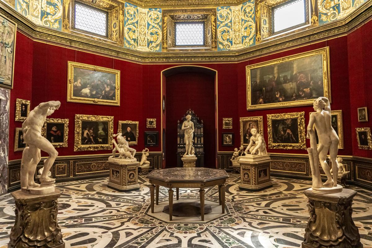The work in question was a 1712 portrait of Ferdinando de' Medici, Grand Prince of Tuscany

The Tribune room in Uffizi Gallery in Florence, Italy. BGStock72 via Adobe Stock