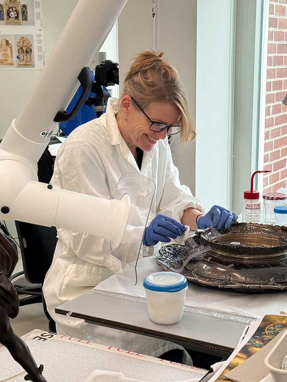 Joosje van Bennekom treats a heavily tarnished silver Tiffany dish using the cysteine method Courtesy Rijksmuseum