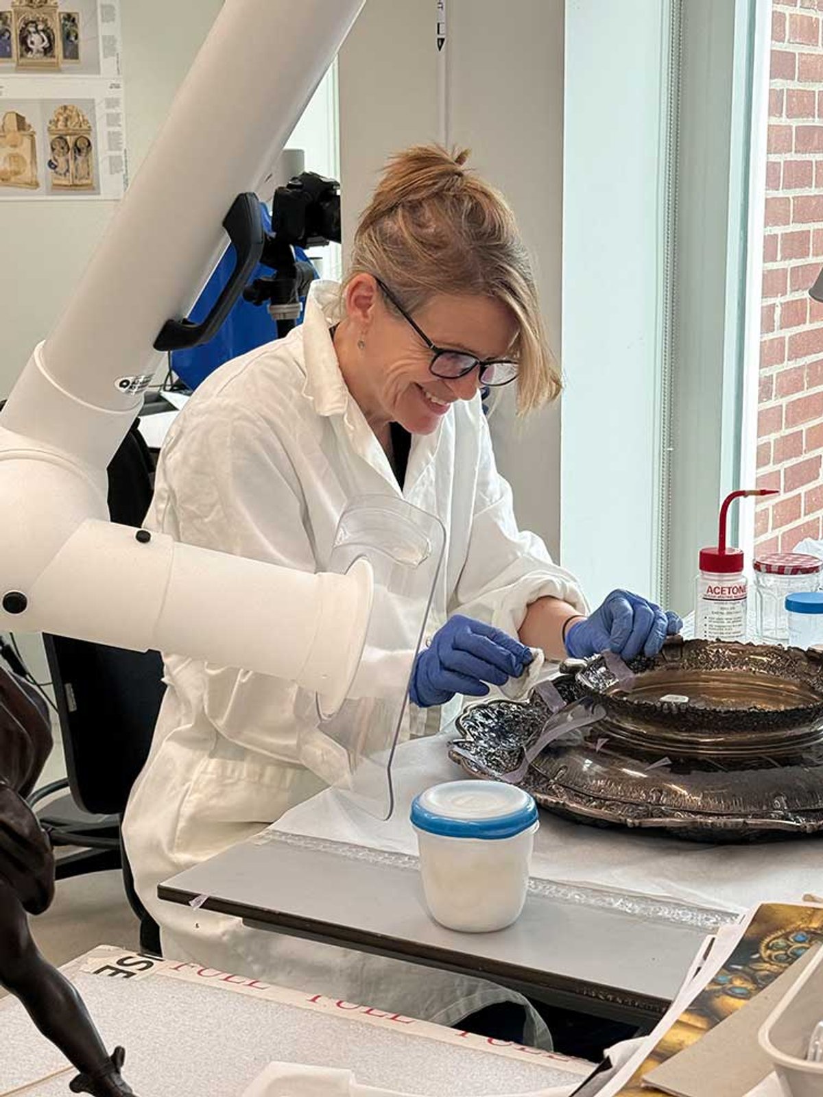 Joosje van Bennekom treats a heavily tarnished silver Tiffany dish using the cysteine method Courtesy Rijksmuseum