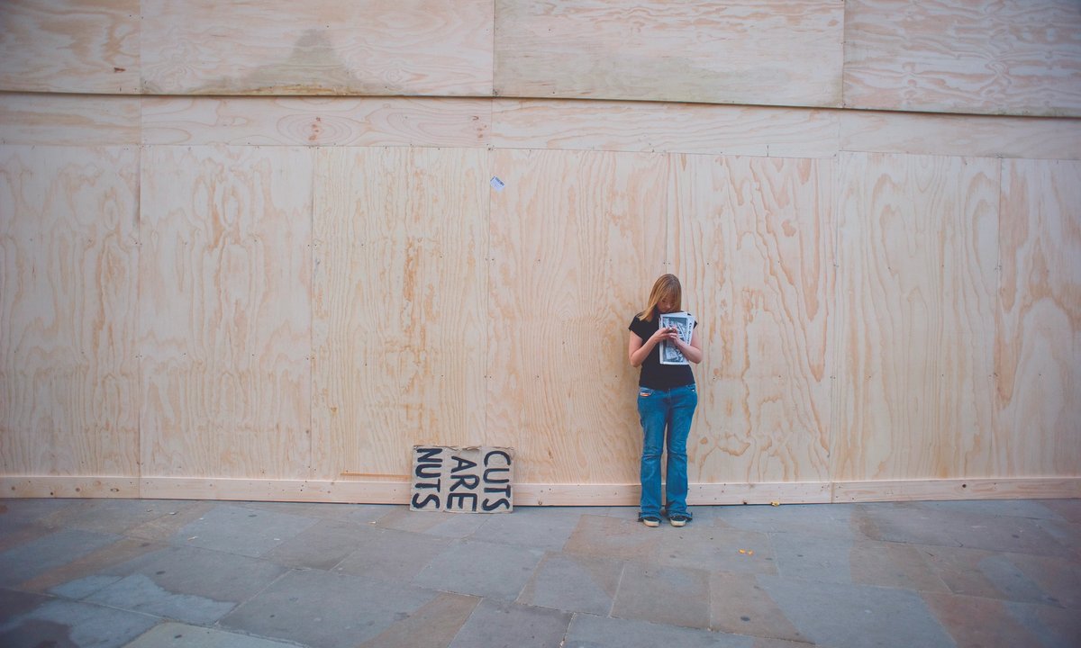 Artists paid lower than £3 an hour for public artwork commissions, report finds Artists paid lower than £3 an hour for public artwork commissions, report finds