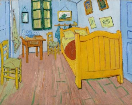  What paintings did Van Gogh hang above his bed? 