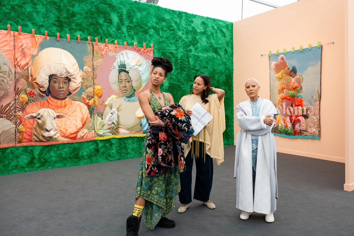 Willow and Jada Pinkett Smith explore the Vielmetter Los Angeles stand at Frieze Los Angeles 2025 Courtesy Frieze