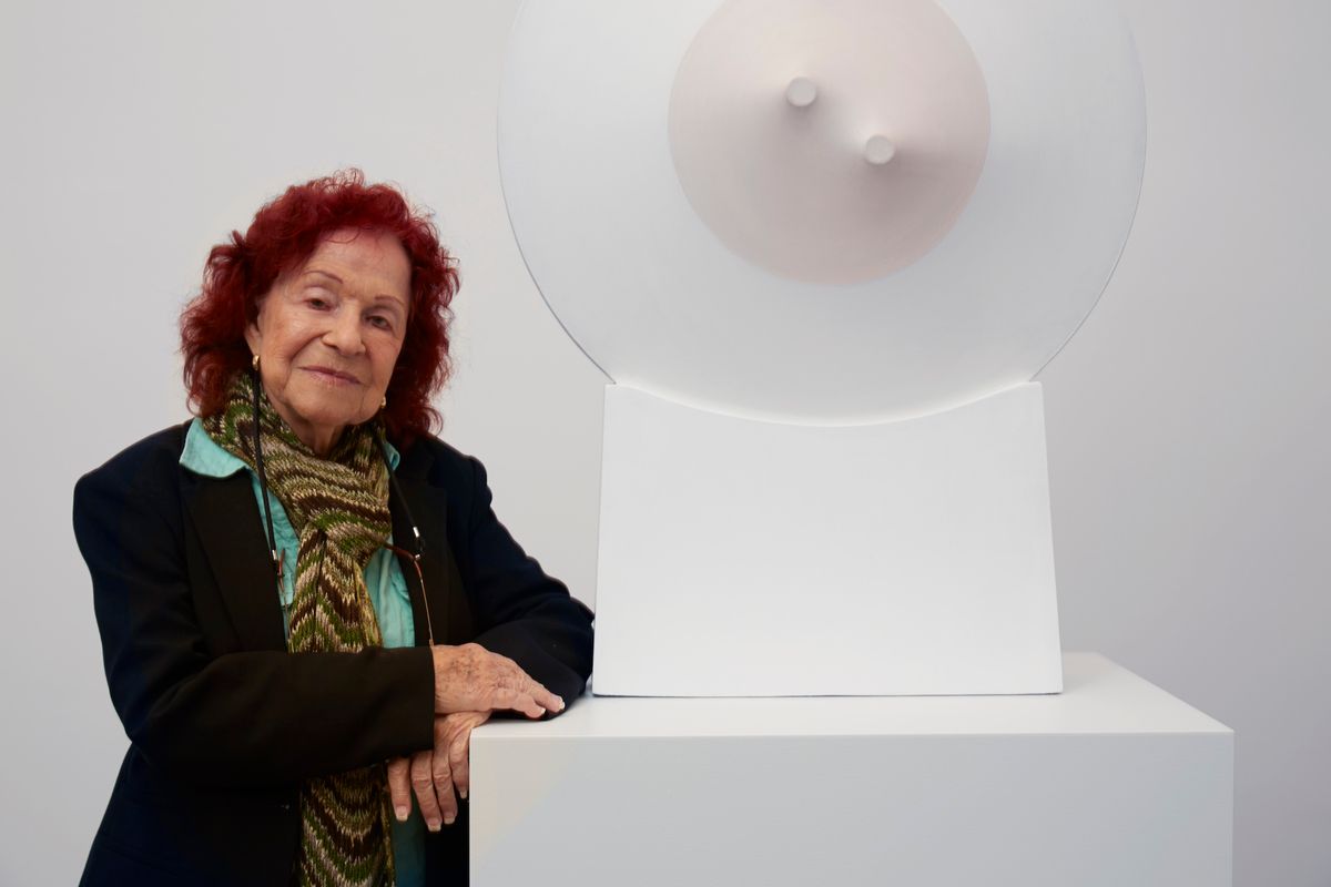 Zilia Sánchez with her work at Galerie Lelong & Co in New York in 2014 Courtesy Galerie Lelong & Co., New York