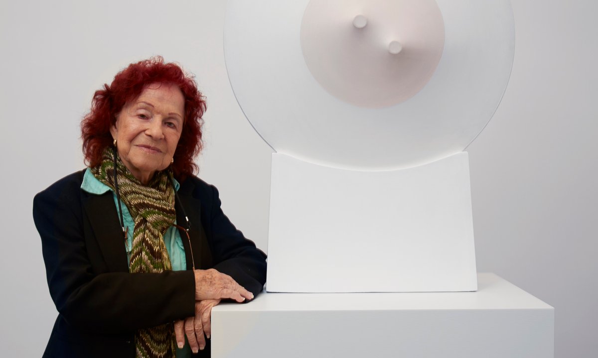 Zilia Sánchez, Cuban artist renowned for shaped, abstract canvases, has died, aged 98 Zilia Sánchez, Cuban artist renowned for shaped, abstract canvases, has died, aged 98