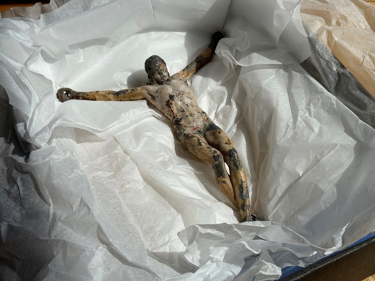 Michelangelo was preoccupied by the subject of the crucifixion, depicting it in both drawing and sculpture. This small, damaged piece in an online auction in Spain was said to be from a cast based on a model by the great artist
Bendor Grosvenor