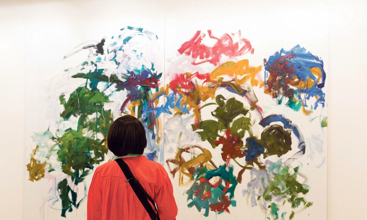 Art Basel shrugs off ‘doom-porn’ talk with blockbuster first day of sales Art Basel shrugs off ‘doom-porn’ talk with blockbuster first day of sales