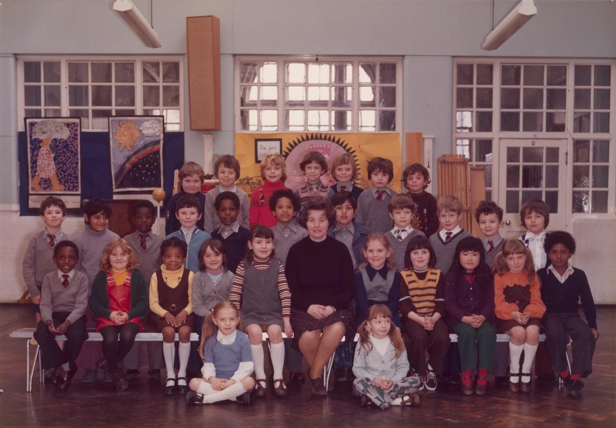 Steve  McQueen’s  Year  3  class  at  Little  Ealing  Primary  School (1977). McQueen  is  seated  fifth  from  left  in  the  middle  row 