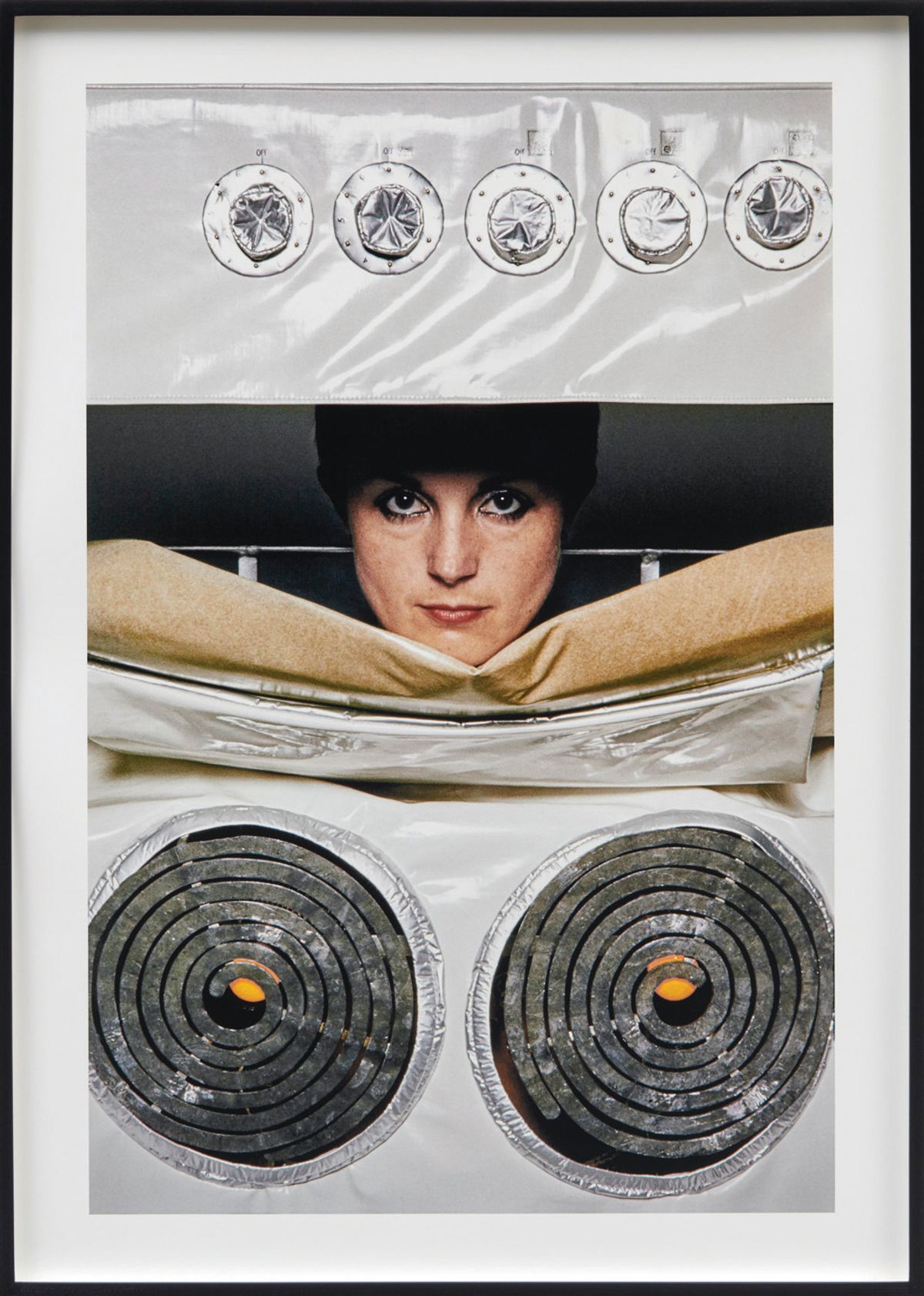 A “humorous revolt against domestic servitude”: Helen Chadwick’s 1977 performance In the Kitchen (Stove) © The Estate of Helen Chadwick; Courtesy of Richard Saltoun Gallery