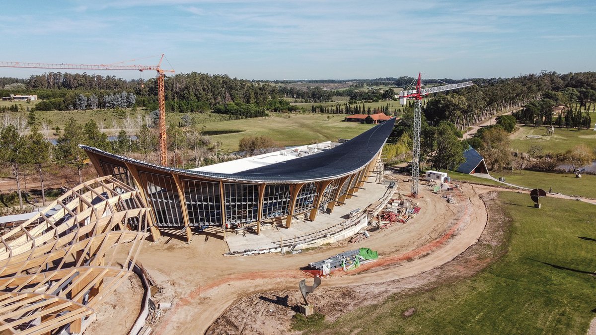 The new Museo de Arte Contemporaneo Atchugarry under construction in the resort city of Punta del Este, Uruguay Photo: Lorena Larriestra and Nicolas Vidal