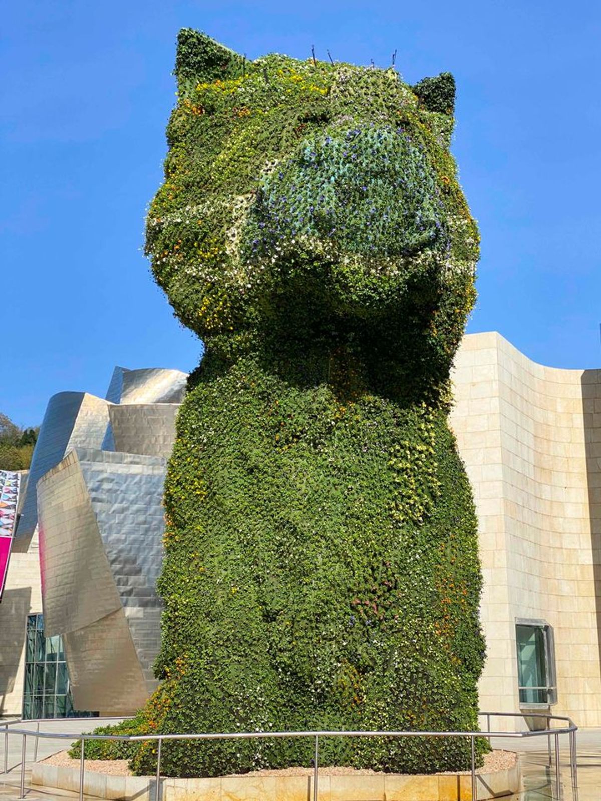 Puppy, Jeff Koons (1997) courtesy Guggenheim Museum Bilbao