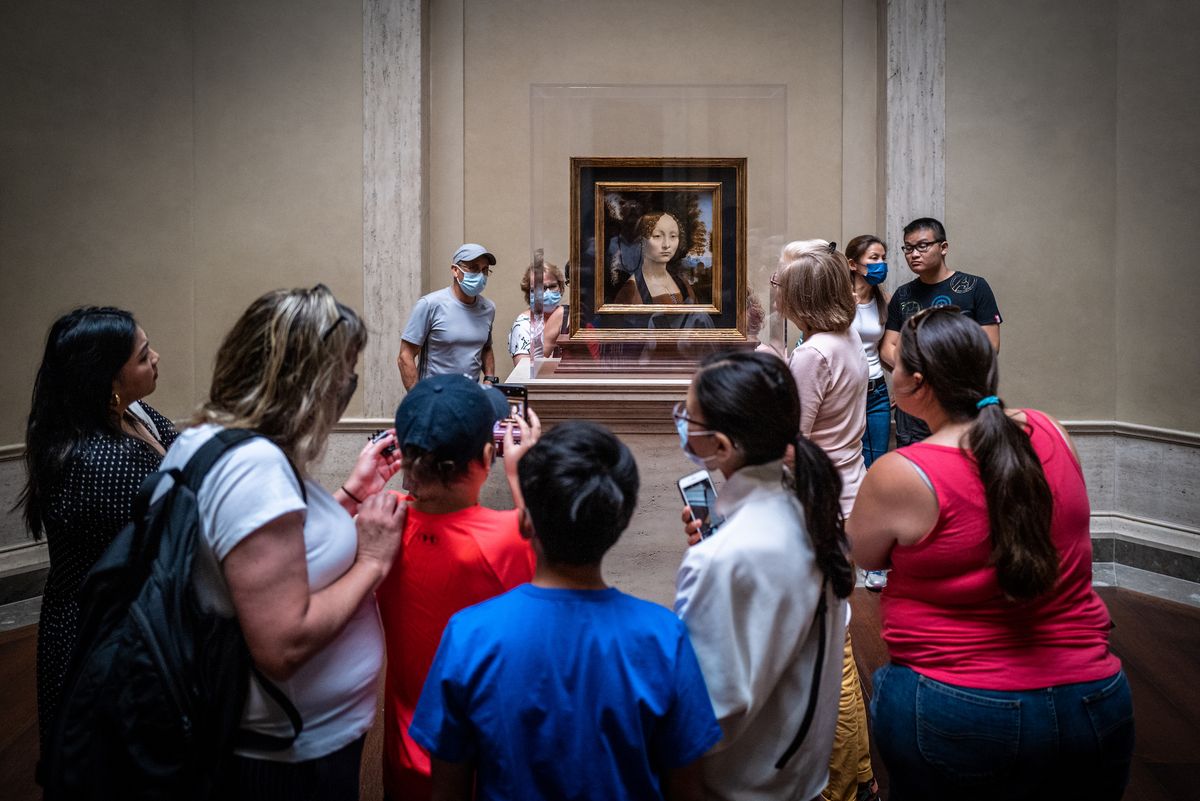 Visitors to the National Gallery of Art in Washington, DC Photo by Phil Roeder, via Flickr